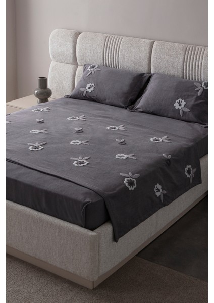 Lalezar Çift Kişilik Yatak Örtüsü Seti – Şönil Kumaş, Lale Desenli, Punch Nakışlı, 240X260 Cm, Modern Çiçek Tasarımı