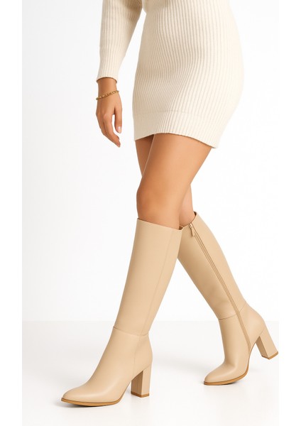 Kadın Krem Topuklu Nude Deri Görünümlü Fermuarlı Uzun Çizme modelleri