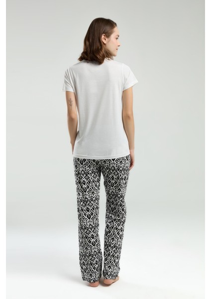 Kadın Viskon Kumaş Düğmeli Yaka Kısa Kollu Ikili Pijama Takımı Çorap Hediyeli