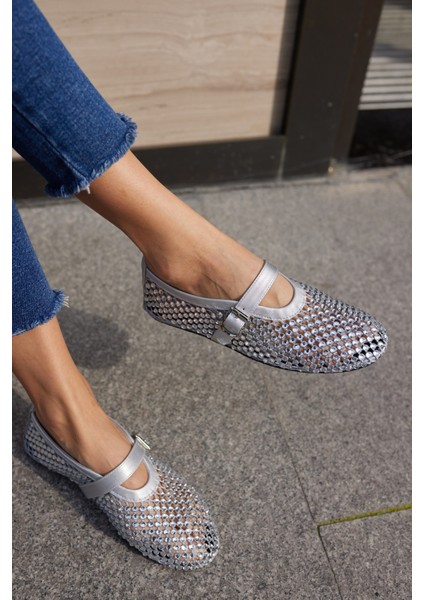 Santos Kadi̇n Si̇yah Rugan Komple Taşli̇ Ayakkabi̇ indirimleri