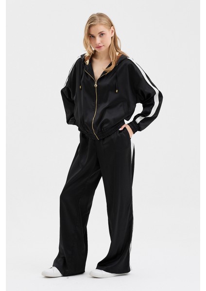 Kadın Kapüşon Detaylı Full Fermuar Kapamalı Saten Takım