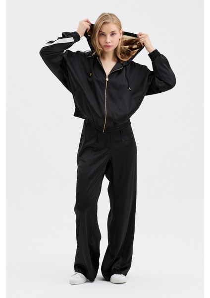 Kadın Kapüşon Detaylı Full Fermuar Kapamalı Saten Takım modelleri