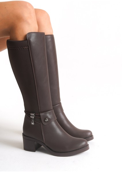 Acı Kahve Deri Görünümlü Arkası Streç Esnek Kalın Yüksek Topuklu Toka Detaylı Fermuarlı Uzun Çizme fırsatları