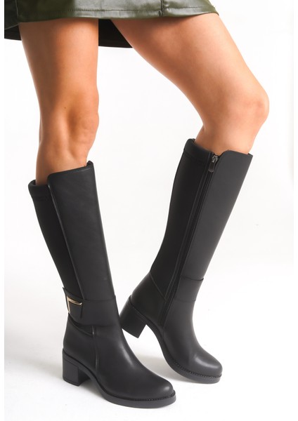 Deri Görünümlü Arkası Streç Esnek Kalın Orta Yüksek Topuklu Toka Detaylı Fermuarlı Siyah Uzun Çizme