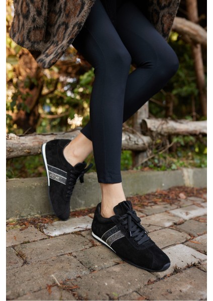 Tella Kadın Bej Gercek Suet Bagcıklı Taşli Sneaker