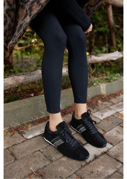 Tella Kadın Bej Gercek Suet Bagcıklı Taşli Sneaker