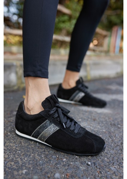 Tella Kadın Bej Gercek Suet Bagcıklı Taşli Sneaker