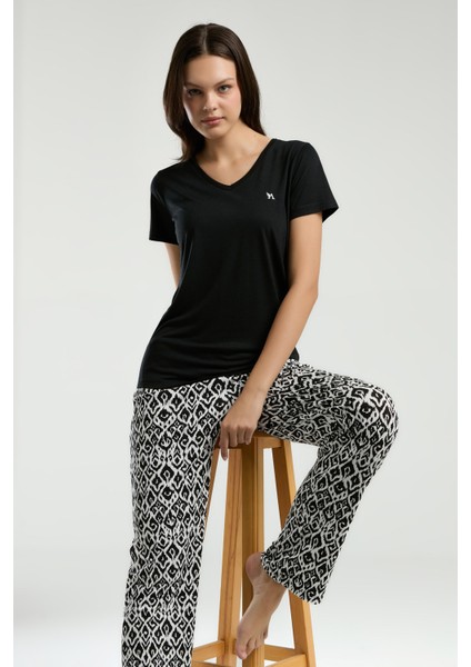 Kadın Siyah Renk Viskon Kumaş V Yaka Kısa Kollu Ikili Takım