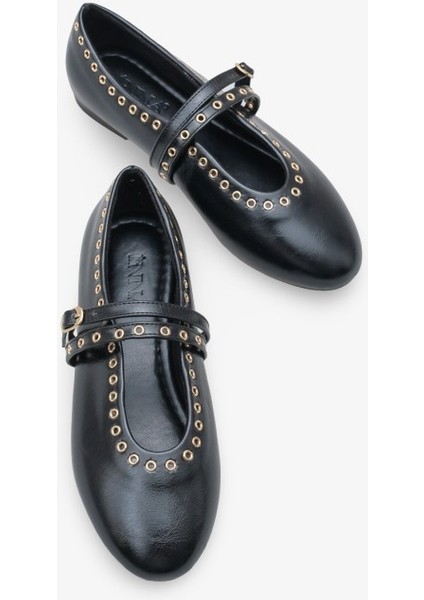 Rove Kadın Zımbalı Babet Siyah Rugan fırsatları