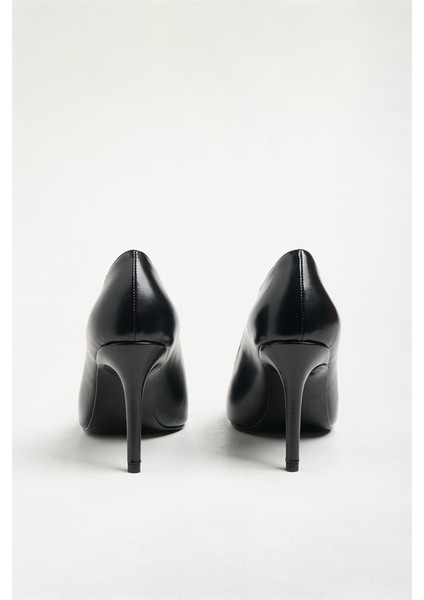 255000 Tokalı Stiletto Siyah Deri fırsatları