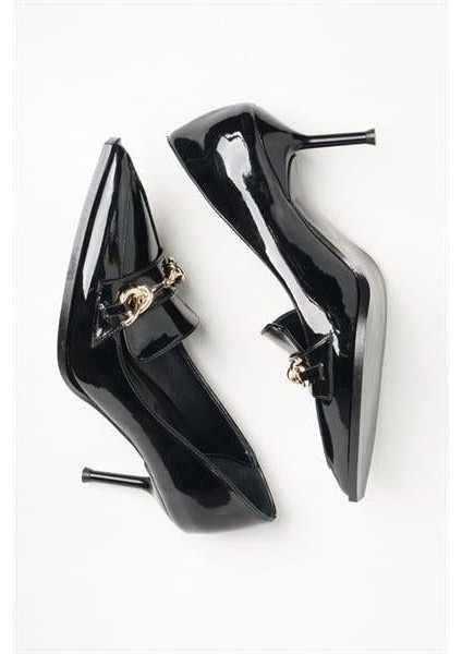 255003 Altın Tokalı Topuklu Ayakkabı Siyah Rugan modelleri