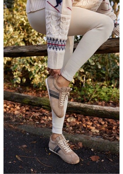 Tella Kadın Bej Gercek Suet Bagcıklı Taşli Sneaker