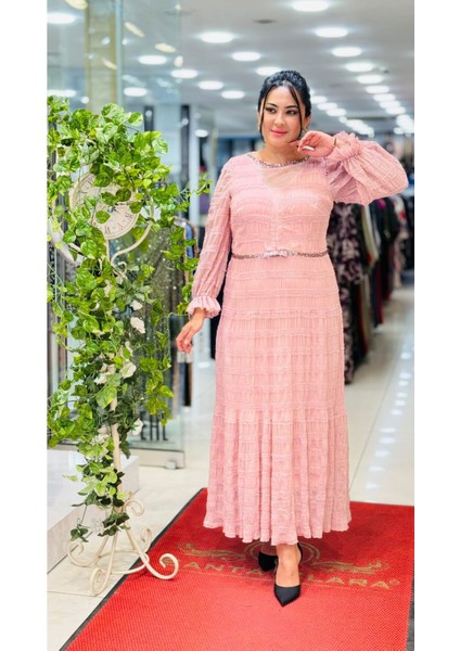 Büyük Beden Şifon Uzun Abiye Elbise – Taş Detaylı Zarif Davet Elbisesi