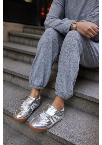 Eduard Kadın Gumus Dıkıslı Bagcıklın Sneaker