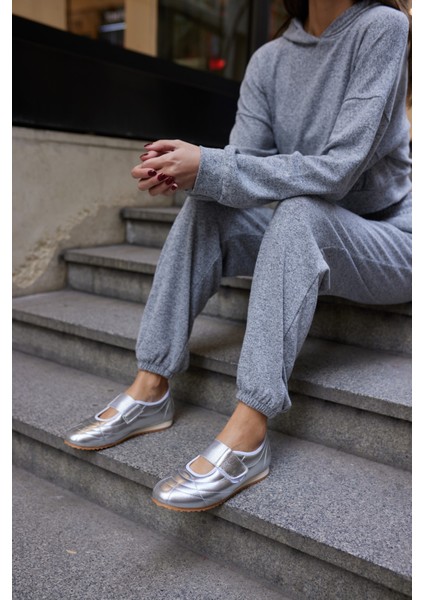 Bartu Kadın Siyah Bantli Dıkıslı Ayakkabi indirimleri