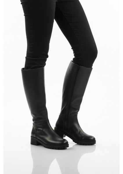 Siyah Hakiki Deri Içi Polarlı Kaymaz Kadın Çizme 26900-1 Z