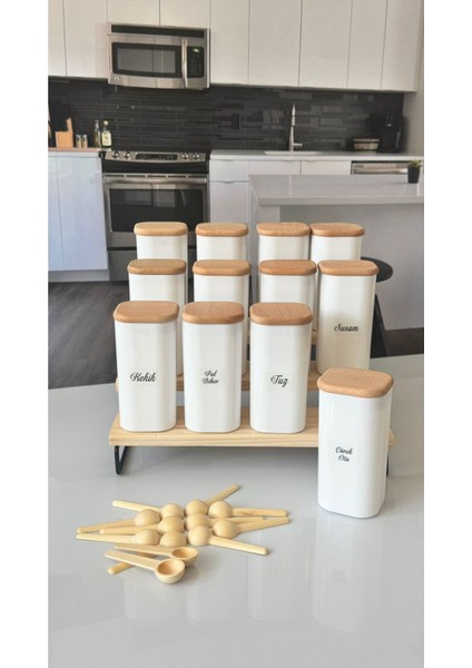 12'li 300 ml Bambu Stantlı Vakumlu Ahşap Kapaklı Porselen Görünümlü Akrilik Baharatlık Kaşık Etiket fiyatları