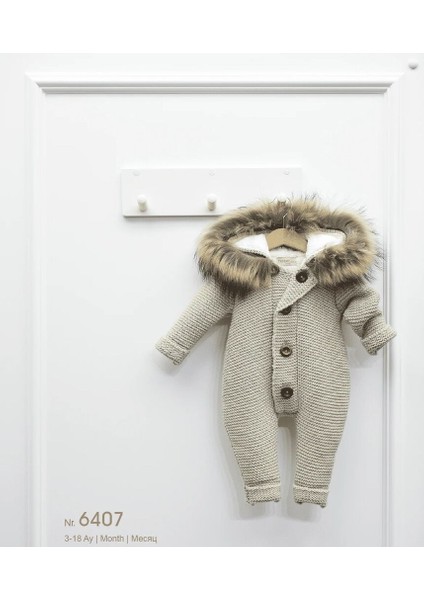 6407N Bebek Kürklü Kapüşonlu Düğmeli Triko Naturel Yün Welsoft Tulum