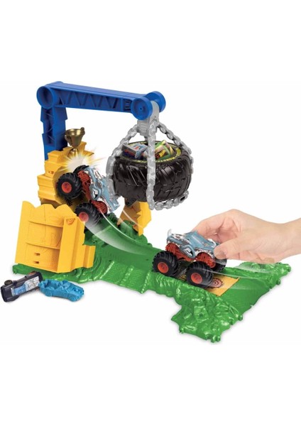 Bfs Hot Wheels Monster Trucks Arenada Rhinomite Mücadelesi Oyun Seti HTP18 fiyatları