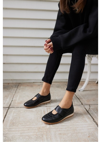 Bartu Kadın Siyah Bantli Dıkıslı Ayakkabi fiyatları