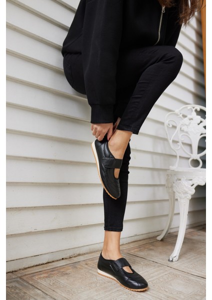 Bartu Kadın Siyah Bantli Dıkıslı Ayakkabi