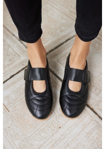 Bartu Kadın Siyah Bantli Dıkıslı Ayakkabi
