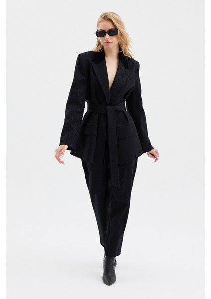 Kadın Kadife Yaka Detaylı Leopar Desenli Takım