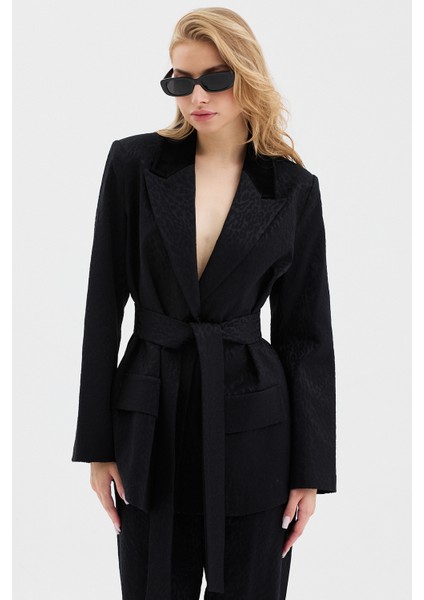 Kadın Kadife Yaka Detaylı Leopar Desenli Takım modelleri