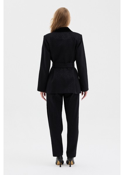 Kadın Kadife Yaka Detaylı Leopar Desenli Takım indirimleri