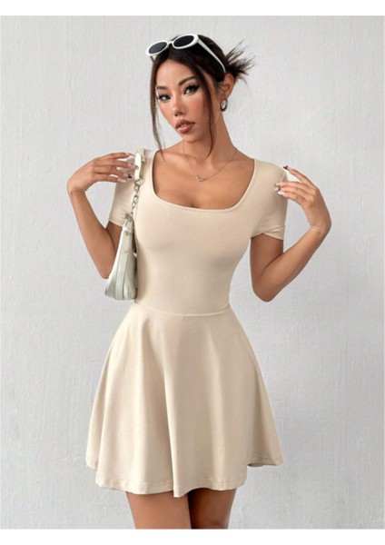 Mini Kare Yaka Tenis Elbisesi + Cepli Şort Eklentili Elbise fırsatları