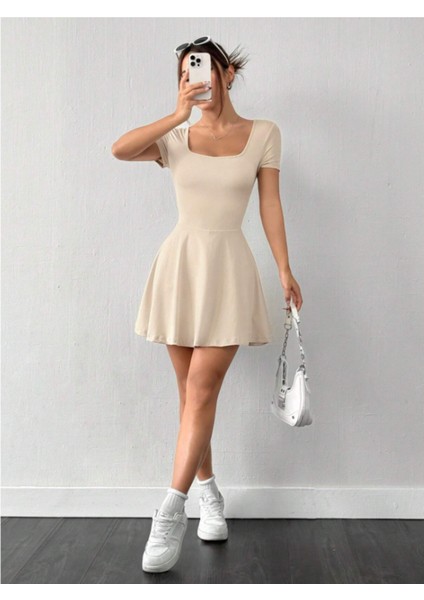 Mini Kare Yaka Tenis Elbisesi + Cepli Şort Eklentili Elbise indirimleri