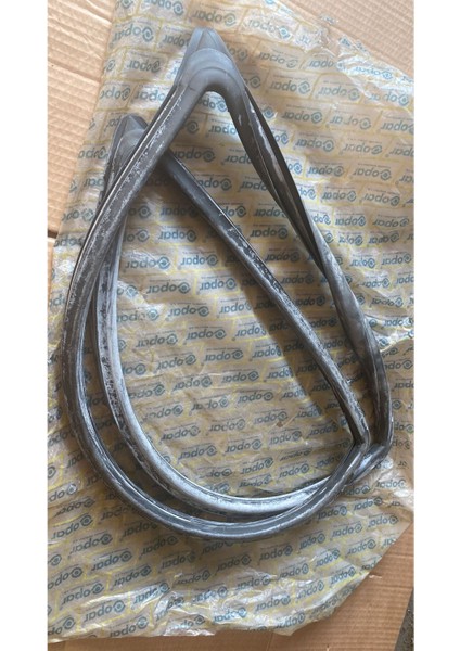 Tofaş Kartal Arka Yan Cam Lastiği Sol Opar Eski Üretim 85008176