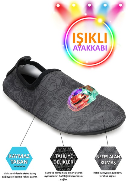 Işıklı Araba Figürlü Kaymaz Tabanlı Esnek Hafif Dayanıklı Çocuk Havuz Plaj Deniz Ayakkabısı modelleri