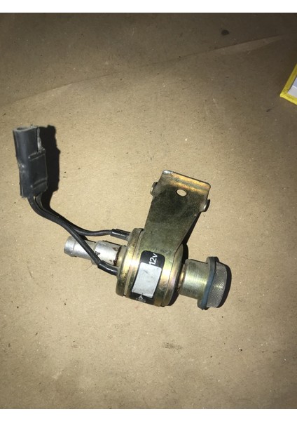 12V Benzin Pompası Eski Model Arazi Araçlarına Uyumlu Universal