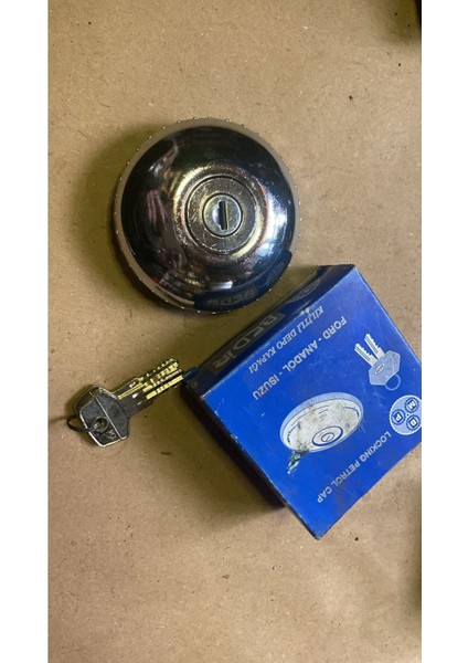 Fordd Anadol Isuzu Transit 2.5 Kilitli Benzin Depo Kapağı