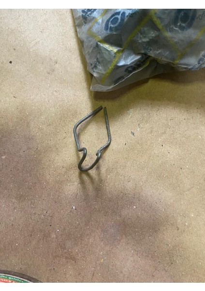 Murat 124/SERÇE 131 Kapı Döşeme Segmanı Klipsi Büyük Tel Eski Üretim Opar