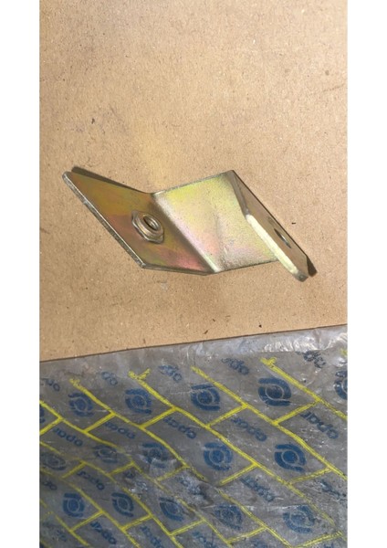 Tofaş Doğan Kartal Şahin Murat 131 Arka Tampon Braketi Demiri Sağ Opar