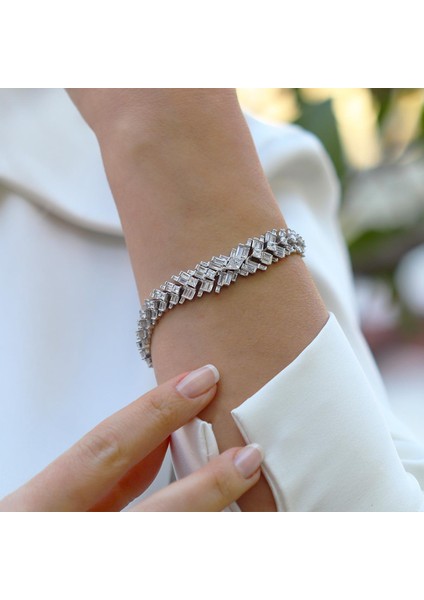 Mekik Işıltı Taşlı Gümüş Bileklik