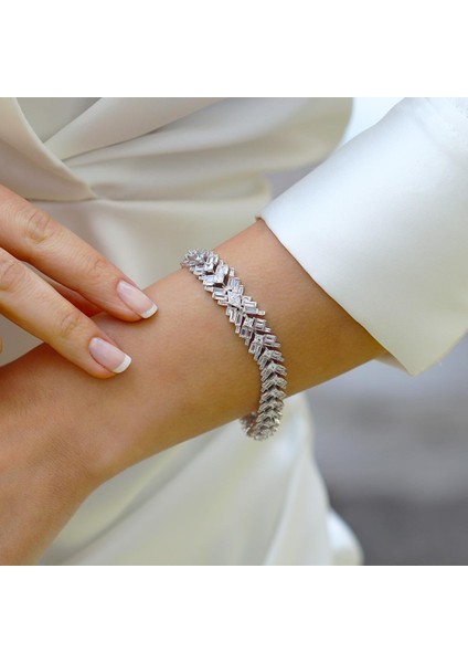 Mekik Işıltı Taşlı Gümüş Bileklik modelleri