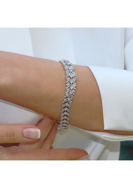 Mekik Işıltı Taşlı Gümüş Bileklik indirimleri