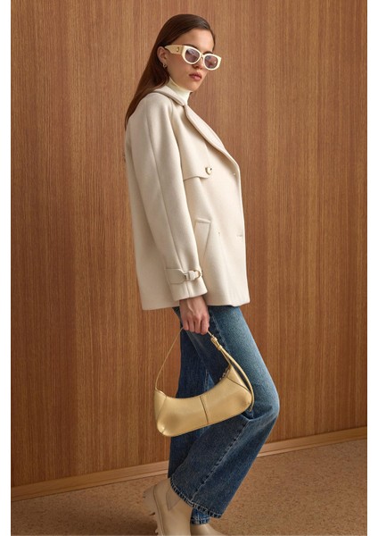 Pelerin ve Kol Patı Detaylı Kruvaze Kısa Kaban EKRU 3161 indirimleri