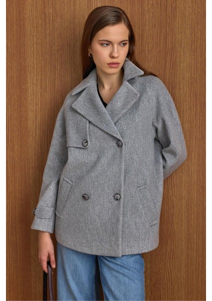 Pelerin ve Kol Patı Detaylı Kruvaze Kısa Kaban AÇIK GRİ 3161 modelleri