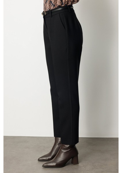 Beli Kemerli Dar Paça Pantolon 01013 modelleri