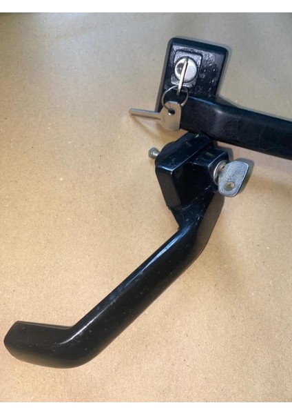 Murat 124 Ön Sağ ve Sol Dış Kapı Kolu Döküm Etiketçilere Özel Eski Üretim