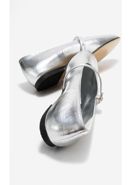 Kadın Kemerli Babet Gümüş Cilt fırsatları