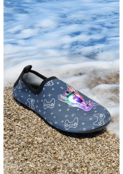 Işıklı Futbol Figürlü Kaymaz Tabanlı Esnek Hafif Dayanıklı Çocuk Havuz Plaj Deniz Ayakkabısı