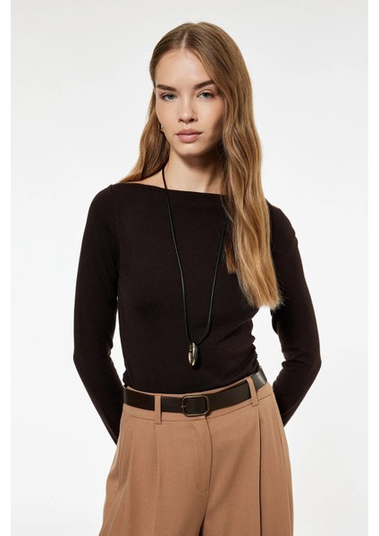 Kadın Koton x Sima Tarkan - Asimetrik Kayık Yaka Uzun Kollu Triko Kazak 6WAK90411HT