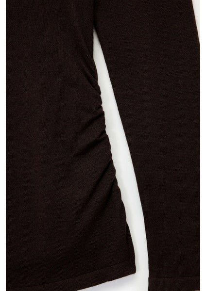 Kadın Koton x Sima Tarkan - Asimetrik Kayık Yaka Uzun Kollu Triko Kazak 6WAK90411HT fırsatları