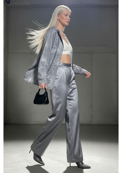 Kadın Gri Yamalı Desenli Oversize Cepli Fermuarlı Kapüşonlu Ince Ceket - Kadın Ceket