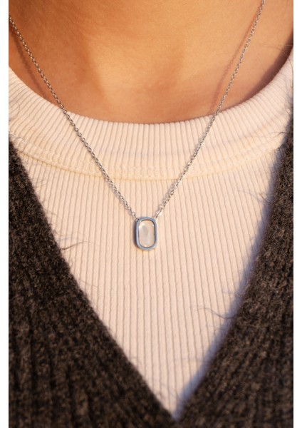 Çelik Detaylı Minimal Kolye